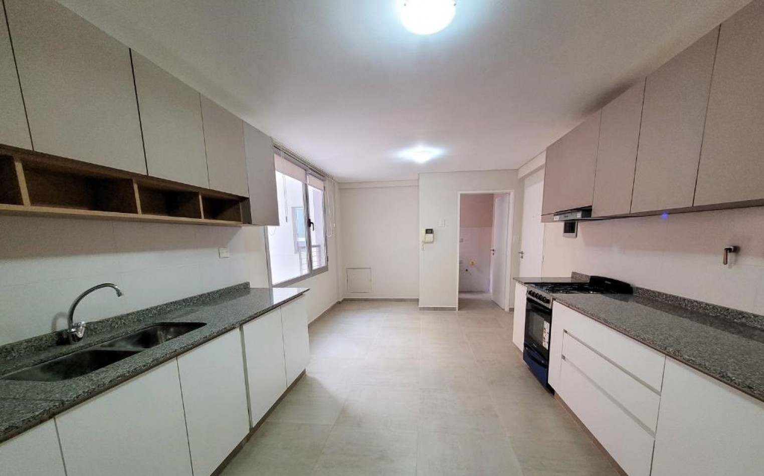 VENTA SEMIPISO TUCUMAN 466 c/COCHERA Y BAULERA