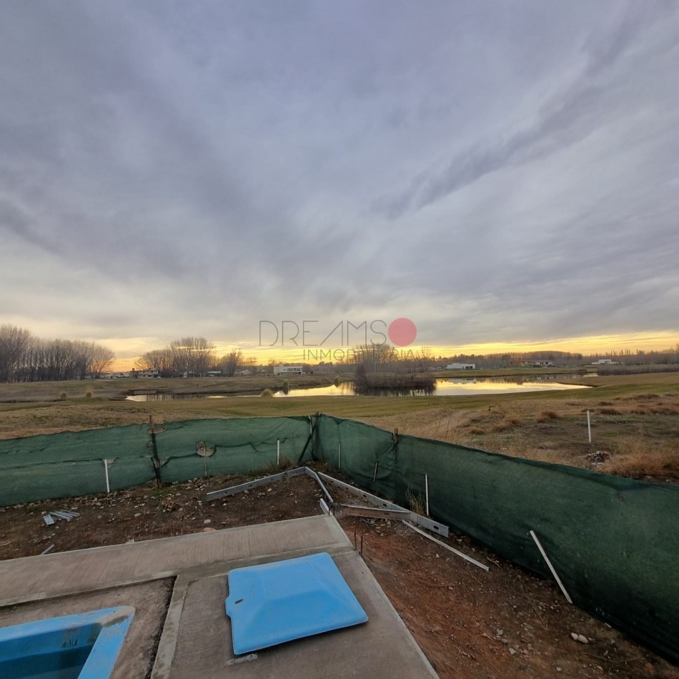 VENTA CASA 3 HAB - FONDO DE CANCHA y LAGUNA - LOS CANALES DE PLOTTIER