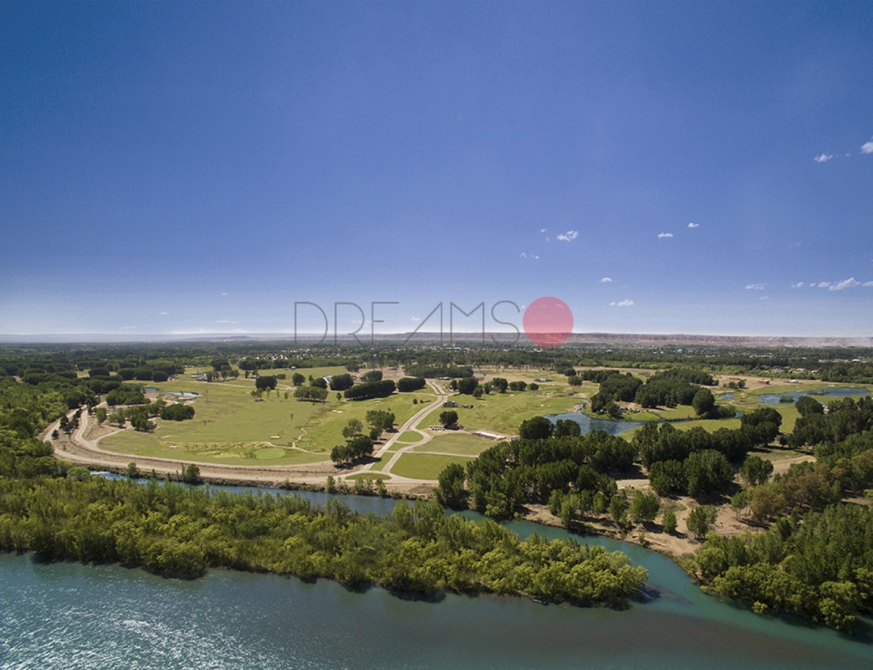 VENTA TERRENO CANALES DE PLOTTIER - FONDO DE CANCHA  HOYO 18 - 1100m² 